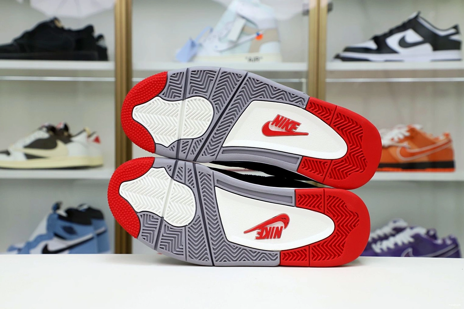 AIR 'BRED' OG RETRO 2019 JORDAN 4 0307